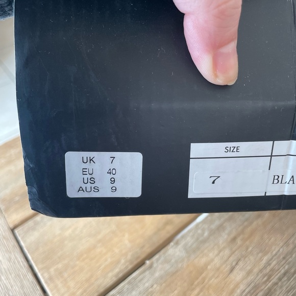 Pretty little thing black wide fit court shoe High Heel US Size 9 UK Size 7 - Picture 5 of 6